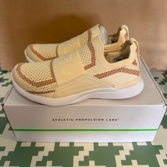 APL Women’s Athletic Shoe Trainers Size 5 NWT Slip On TechLoom Bliss Tan Cream - Picture 5 of 8